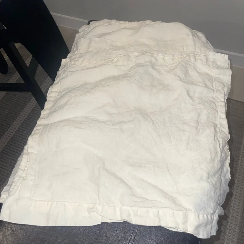 Set of six (6) Arhaus Sabine 100% linen slate napkins 20’ x 20’